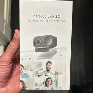 Brand new never opened insta360 webcam 4k resolution A.i. powered .best webcam